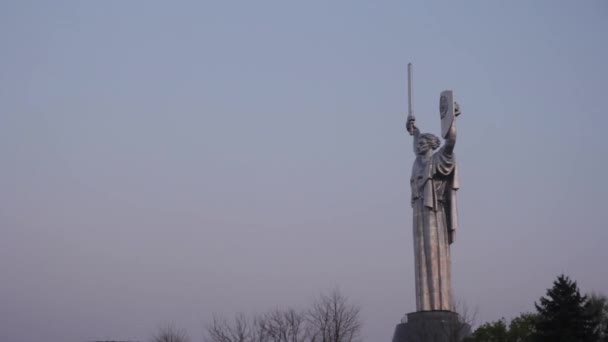 Monumento à Pátria. Kiev. Ucrânia — Vídeo de Stock