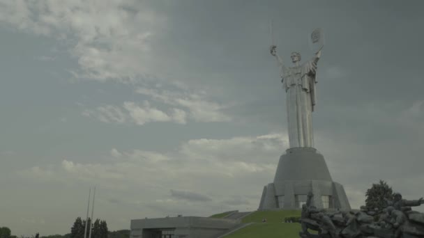 Monument Moederland. Kiev. Oekraïne — Stockvideo