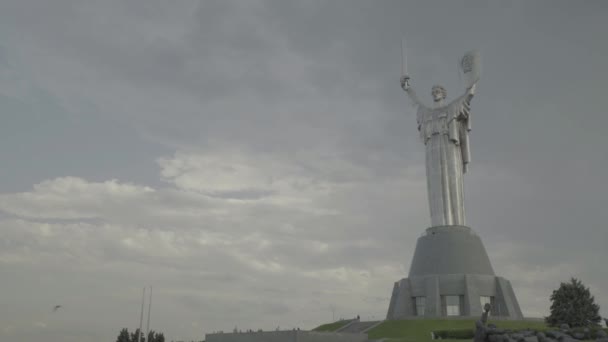 Monument Moederland. Kiev. Oekraïne — Stockvideo