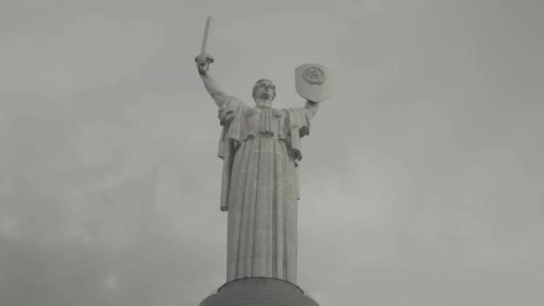 Monument Motherland. Kiev. Ukraina — Stockvideo