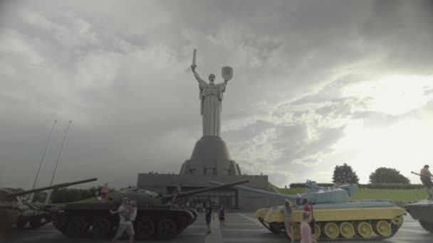 Monumento a la Patria. Kiev. Ucrania — Vídeos de Stock