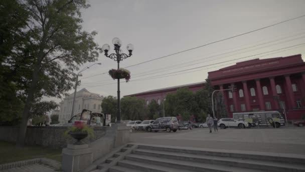 Ulusal Üniversite. Kyiv. Ukrayna. İyi günler. İyi akşamlar. — Stok video