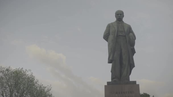 Monument voor Taras Shevchenko. Kiev. Oekraïne — Stockvideo