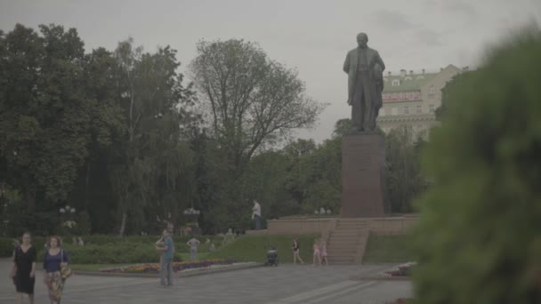 Monument över Taras Shevchenko. Kiev. Ukraina — Stockvideo