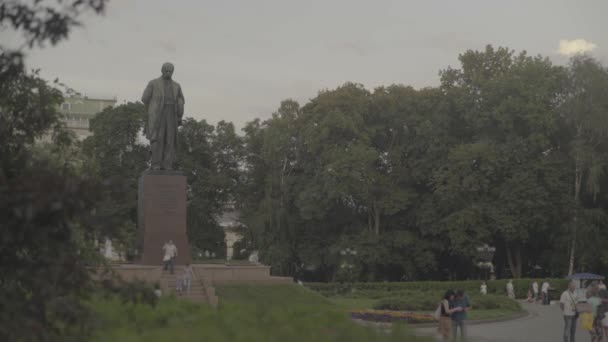 Taras Shevchenko anıtı. Kyiv. Ukrayna — Stok video