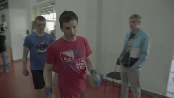 Samiec myśliwca w Mma ośmiokącie. Kijów. Ukraina — Wideo stockowe