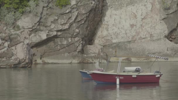 Boat in the sea. Sveti Stefan. Montenegro — ストック動画