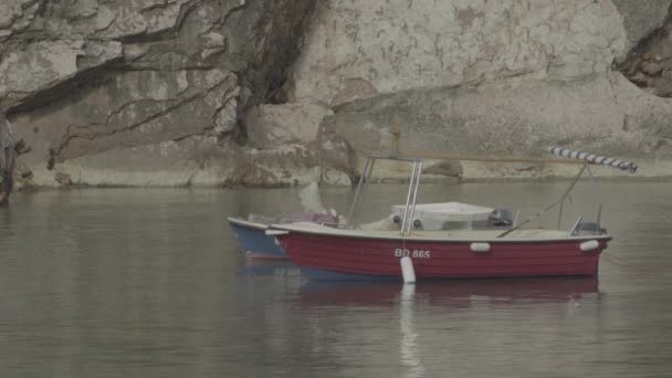 Boat in the sea. Sveti Stefan. Montenegro — ストック動画