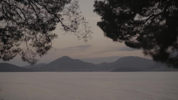 Montañas y el mar. Paisaje costero. Montenegro — Vídeos de Stock