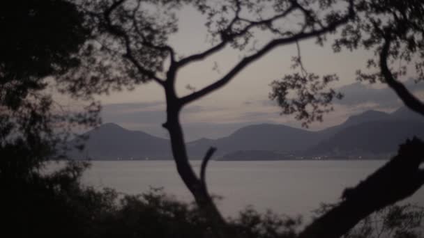 Hegyek és a tenger. Tengerparti táj. Montenegró — Stock videók