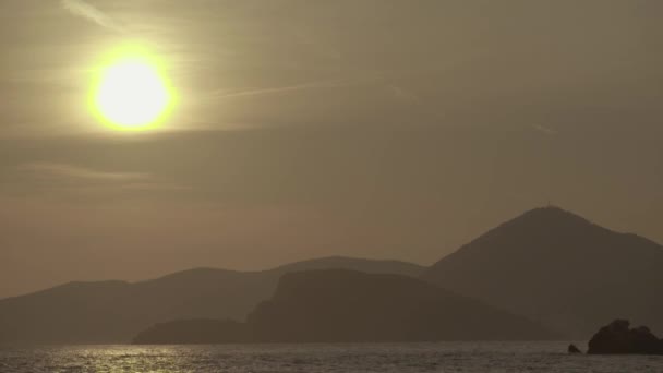 Montañas y el mar. Paisaje costero. Montenegro — Vídeo de stock