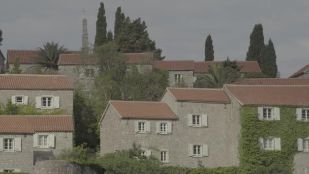 Sveti Stefan är en turiststad vid havet. Montenegro — Stockvideo