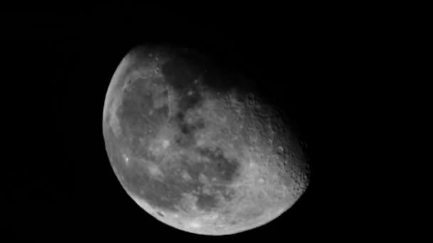 Місяць крупним планом. супутник планети . — стокове відео