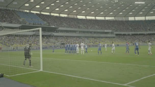 Partita di calcio allo stadio. Olimpiyskiy. Kiev. Ucraina . — Video Stock
