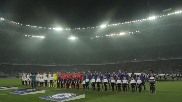 A equipa de futebol está no estádio antes do jogo. Olimpiyskiy. Kiev. Ucrânia. — Vídeo de Stock