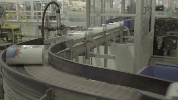 A working conveyor in a paper mill. Technology. Factory. Kyiv. Ukraine. — Stock Video