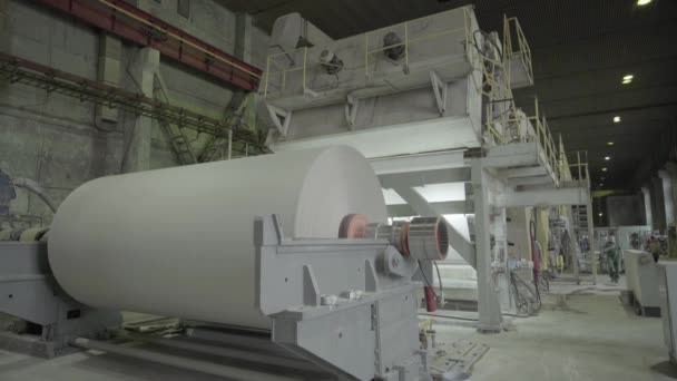 El trabajo de la máquina de la fábrica de papel. Kiev. Ucrania — Vídeo de stock