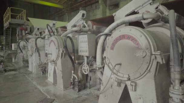 El trabajo de la máquina de la fábrica de papel. Kiev. Ucrania — Vídeo de stock