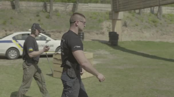 警察官の訓練。スローモーション。キエフ。ウクライナ. — ストック動画