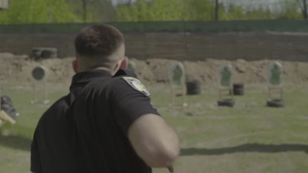 Formación de agentes de policía. En cámara lenta. Kiev. Ucrania . — Vídeo de stock