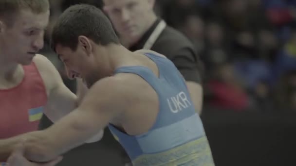 Luchadores durante la competencia de lucha libre. Kiev. Ucrania — Vídeos de Stock