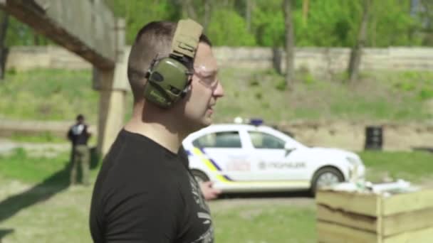 警察官の訓練。スローモーション。キエフ。ウクライナ. — ストック動画