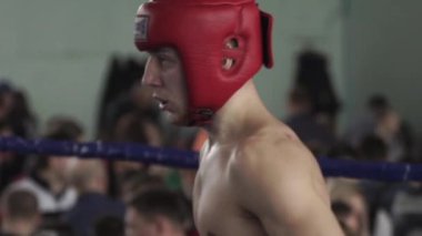 Kik boks. Ringdeki kavga. Rekabet. Kyiv. Ukrayna. Yavaş çekim