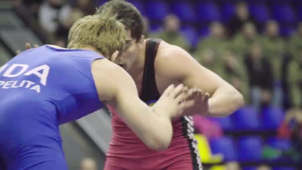 Lutadores durante a competição de wrestling. Kiev. Ucrânia — Vídeo de Stock