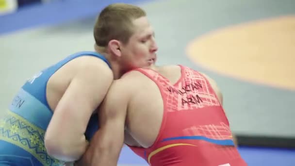 Lutadores durante a competição de wrestling. Kiev. Ucrânia — Vídeo de Stock