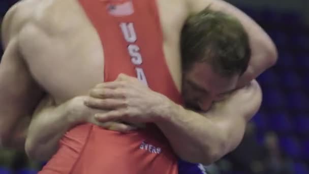 Lutadores durante a competição de wrestling. Kiev. Ucrânia — Vídeo de Stock