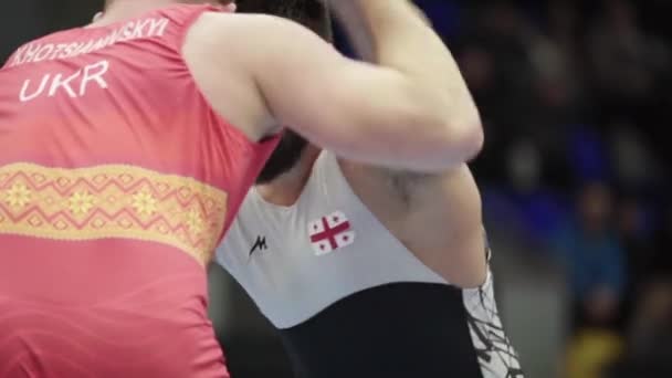 Lutadores durante a competição de wrestling. Movimento lento. Kiev. Ucrânia — Vídeo de Stock