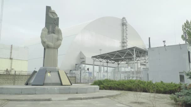 Зона отчуждения Чернобыля. Припять. Чернобыльская АЭС — стоковое видео