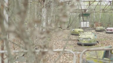 Çernobil Yasak Bölge. Pripyat. Şehir merkezinde terk edilmiş bir park.