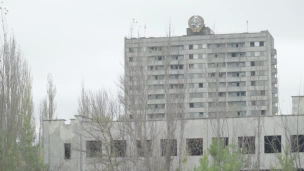 Tjernobyls exklusiva zon. Pripyat. Stadslandskap i en övergiven stad — Stockvideo