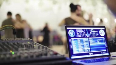 İnsanlar tango yapar. Kyiv. Ukrayna