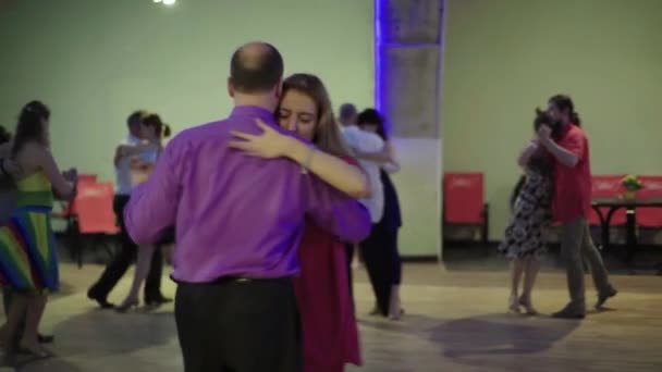Tancerze tańczą tango. Kijów. Ukraina — Wideo stockowe