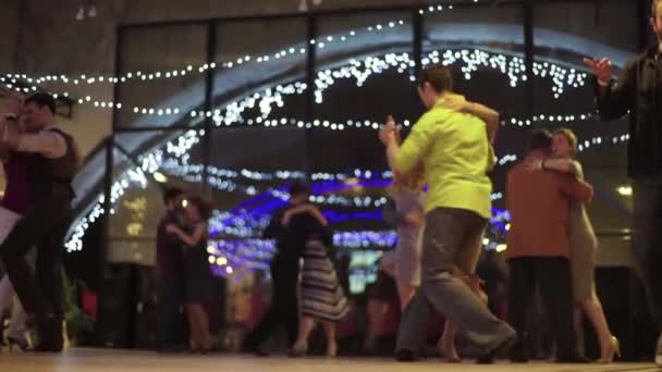 लोग नर्तक टैंगो नृत्य करते हैं। कीव। यूक्रेन — स्टॉक वीडियो