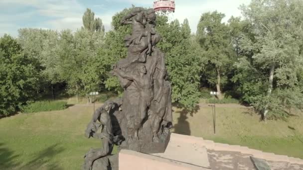 Babi Yar. Luchtfoto - De plaats van massamoord op Joden tijdens de Tweede Wereldoorlog. Holocaust. Kiev, Oekraïne. — Stockvideo