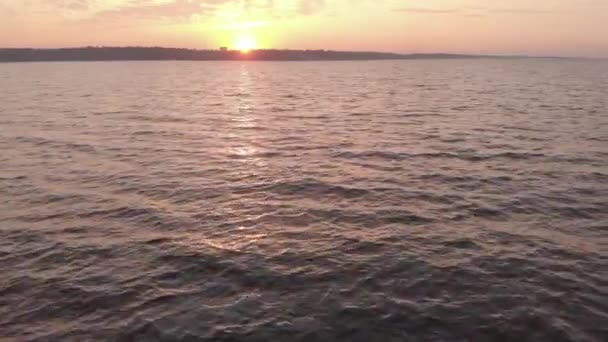 日没時の水面。空中だ。キエフ。ウクライナ — ストック動画