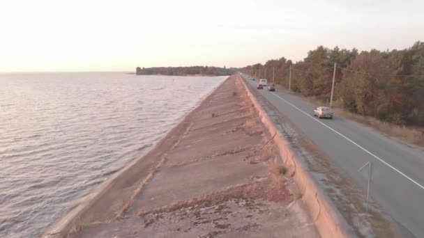 Берег Киевского водохранилища. Воздушный. Украина. Днепр — стоковое видео