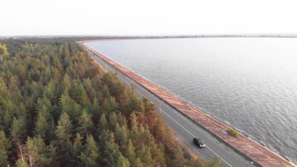 A kijevi víztározó partja. Légi. Ukrajnában. Dnipro folyó — Stock videók