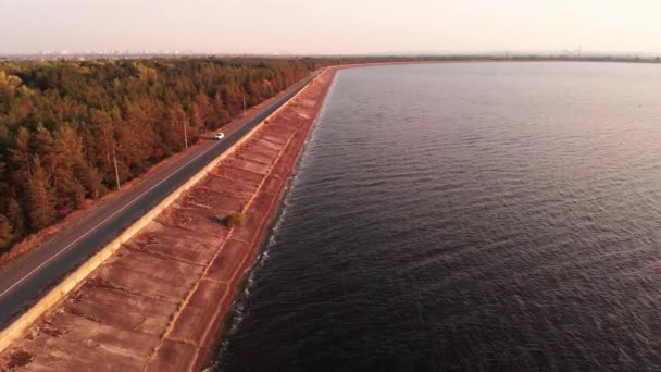 La rive du réservoir de Kiev. Aérien. Ukraine. Rivière Dnipro — Video