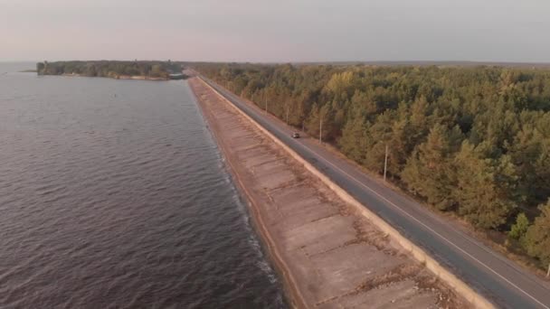 La orilla del embalse de Kiev. Aérea. Ucrania. Río Dnipro — Vídeos de Stock
