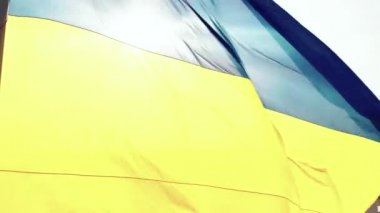 Ukrayna bayrağı yakın plan. Havadan. Kyiv. Ukrayna