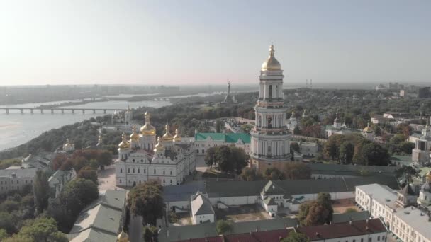 Vista aérea de Kiev Pechersk Lavra en Kiev, Ucrania — Vídeo de stock