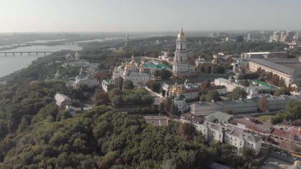 Flygfoto av Kiev Pechersk Lavra i Kiev, Ukraina — Stockvideo