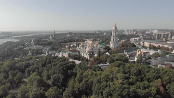 Letecký pohled na Kyjev Pechersk Lavra v Kyjevě, Ukrajina — Stock video