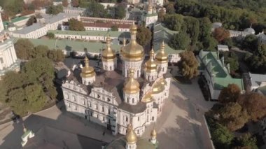 Ukrayna, Kyiv 'deki Kyiv Pechersk Lavra' nın hava manzarası