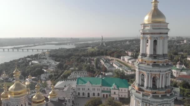Widok z lotu ptaka na Ławrę Peczerską w Kijowie, Ukraina — Wideo stockowe