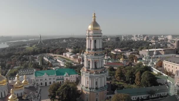 Aerial view of Kyiv Pechersk Lavra in Kyiv, Ukraine — Stock Video